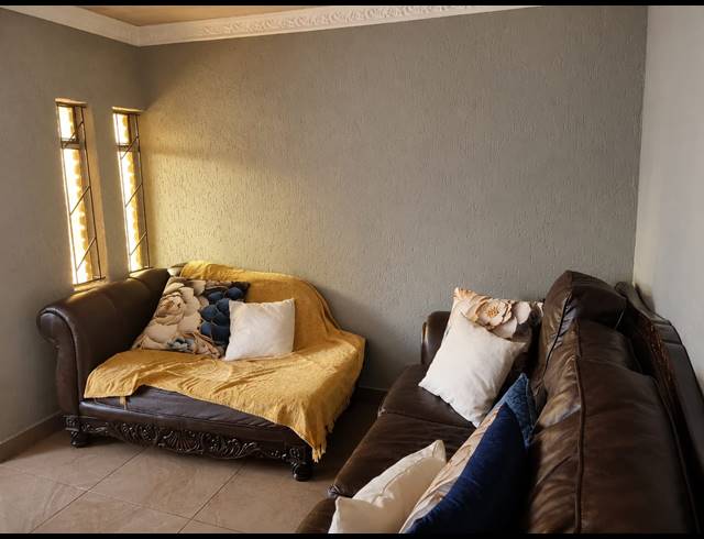 3 BEDROOM HOUSE FOR SALE IN EVATON WEST
